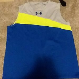 Sleeveless work out shirt
